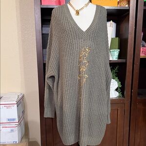 Torrid Grey V-Neck Sweater with Gold Detail EUC size 3